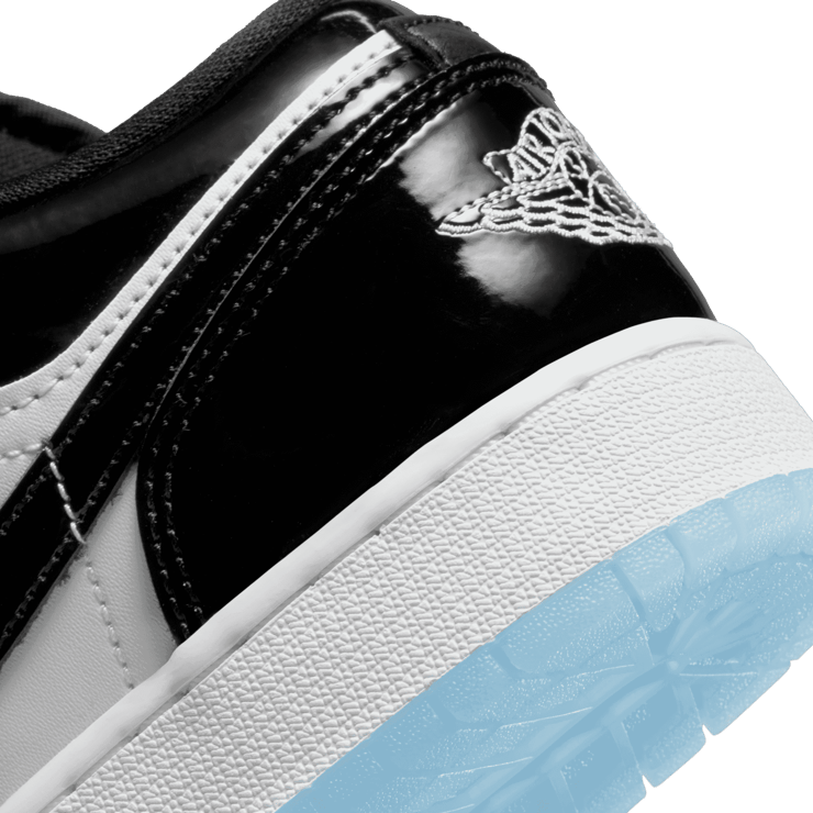 Air Jordan 1 Low SE Concord (GS) Angle 5