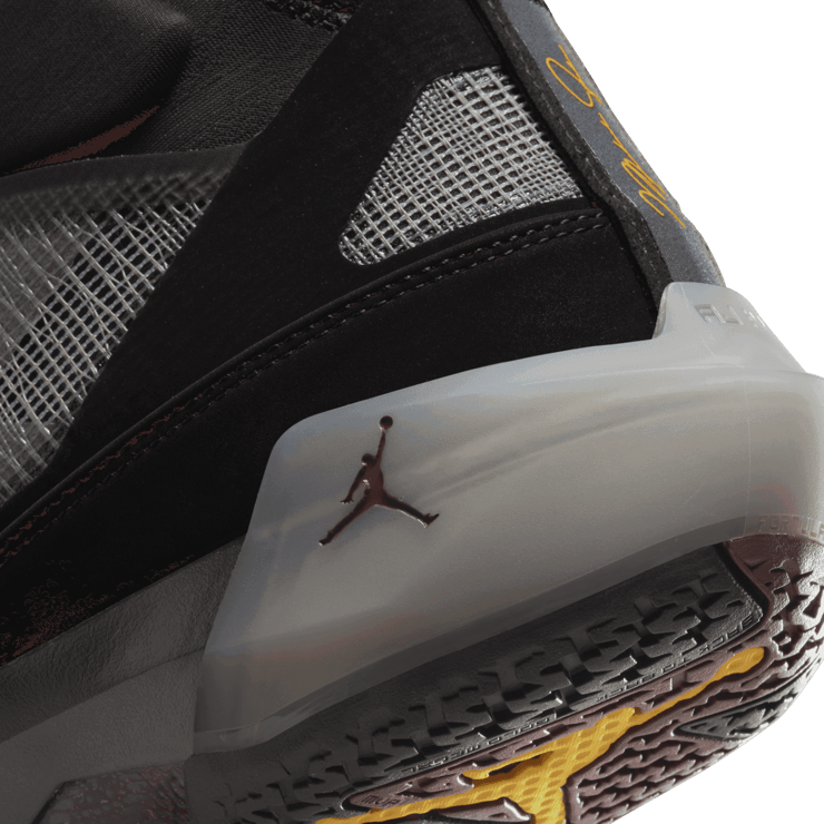 Air Jordan 37 Bordeaux Angle 5