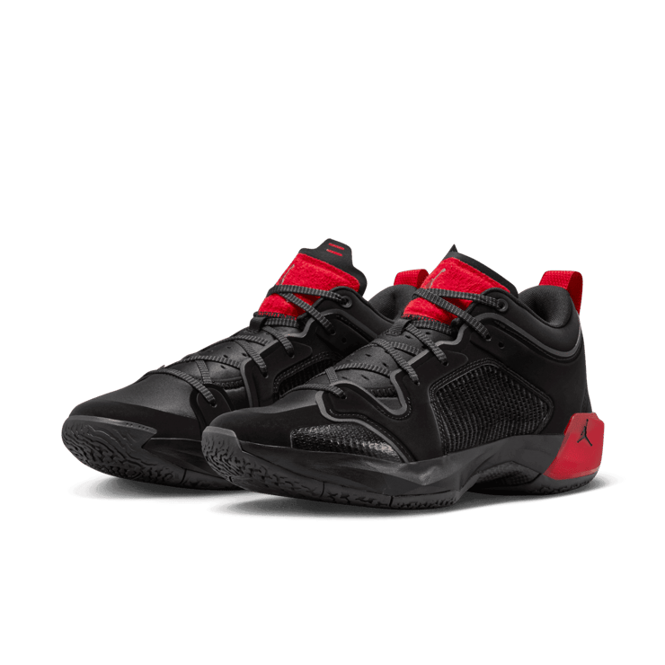 Air Jordan 37 Low Bred Angle 4