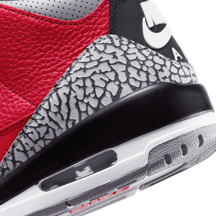 Air Jordan 3 Retro SE Red Cement Angle 5