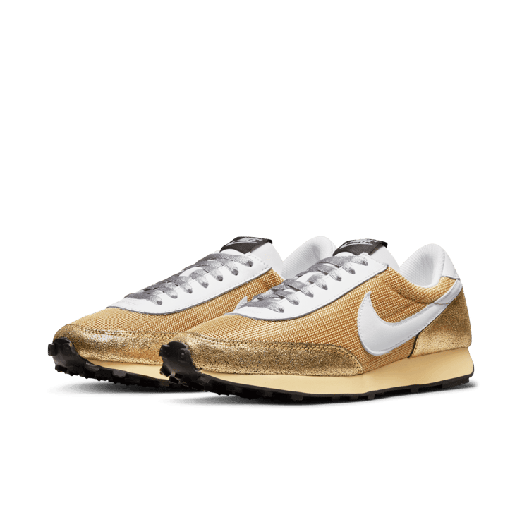 Nike Daybreak Golden Gals (W) Angle 2