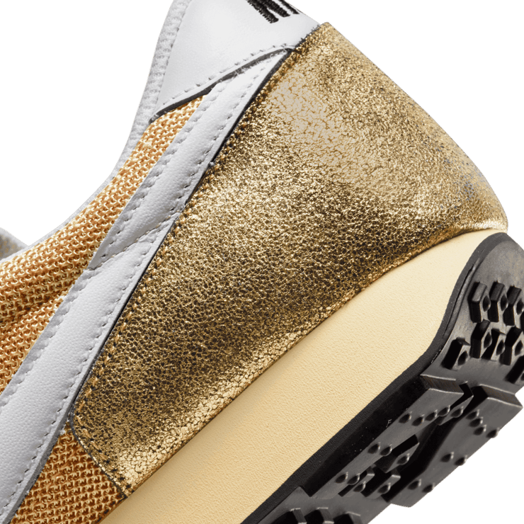 Nike Daybreak Golden Gals (W) Angle 5