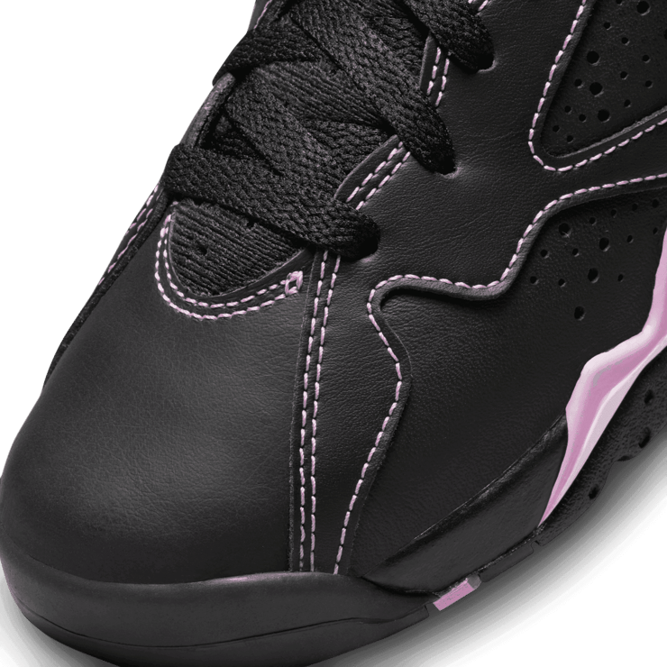 Air Jordan 7 Retro Barely Grape (GS) Angle 4