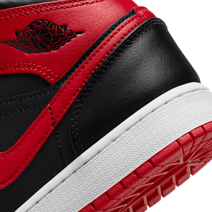 Jordan 1 Mid Alternate Bred (GS) Angle 5