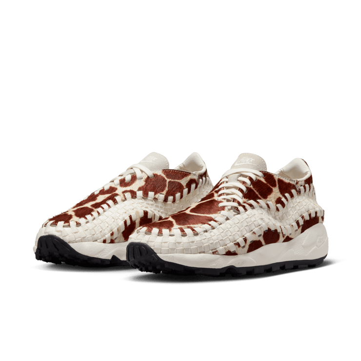 Nike Air Footscape Woven Giraffe (W) Angle 2