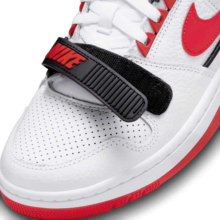 Nike Air Alpha Force 88 White University Red Black Angle 4
