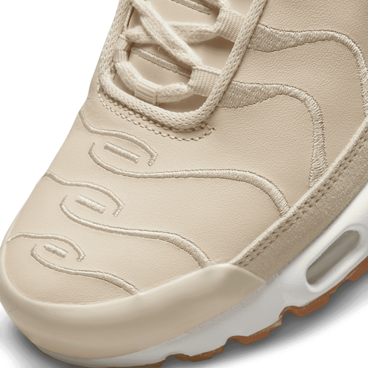 Nike Air Max Plus Premium Vachetta Tan (W) Angle 4