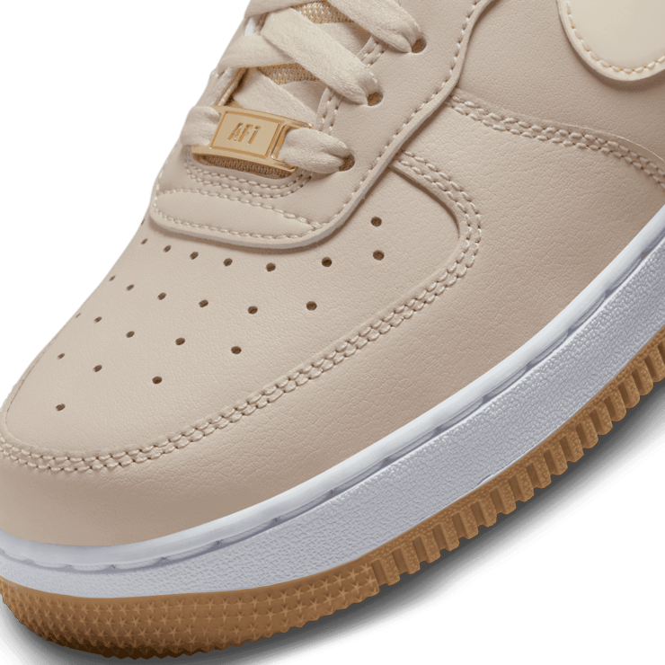Nike Air Force 1 '07 Low Sanddrift Coconut Milk (W) Angle 4