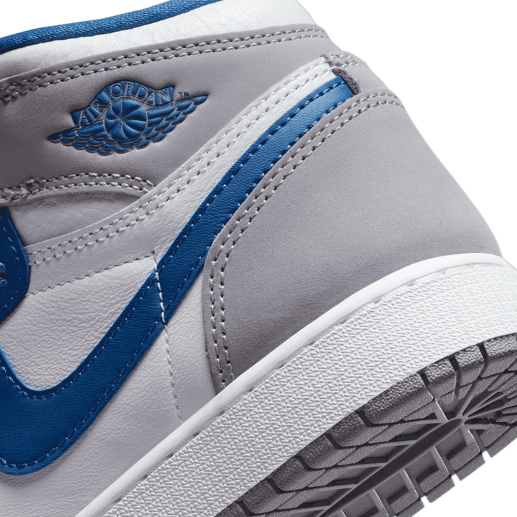 Air Jordan 1 High True Blue (GS) Angle 5