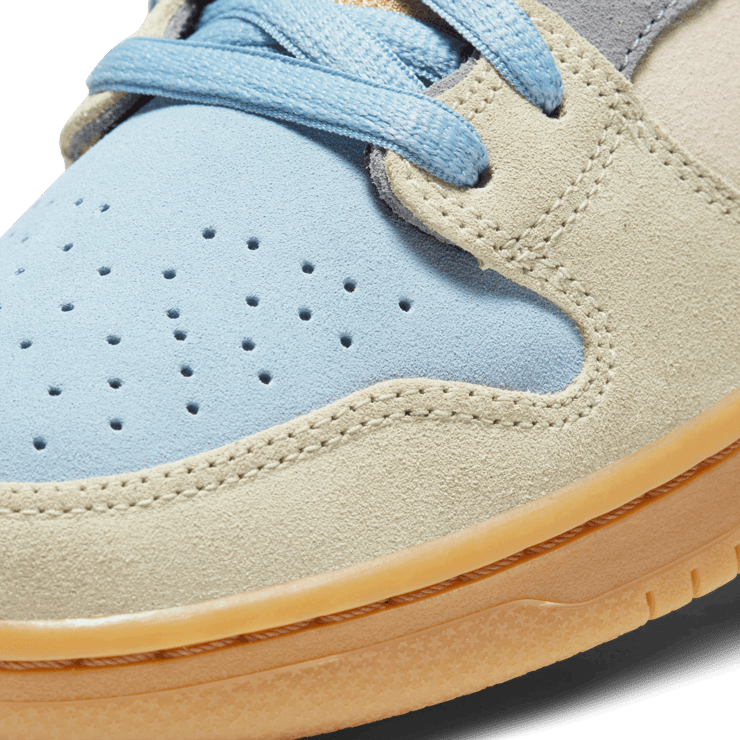 Nike SB Dunk High Spectrum Angle 4