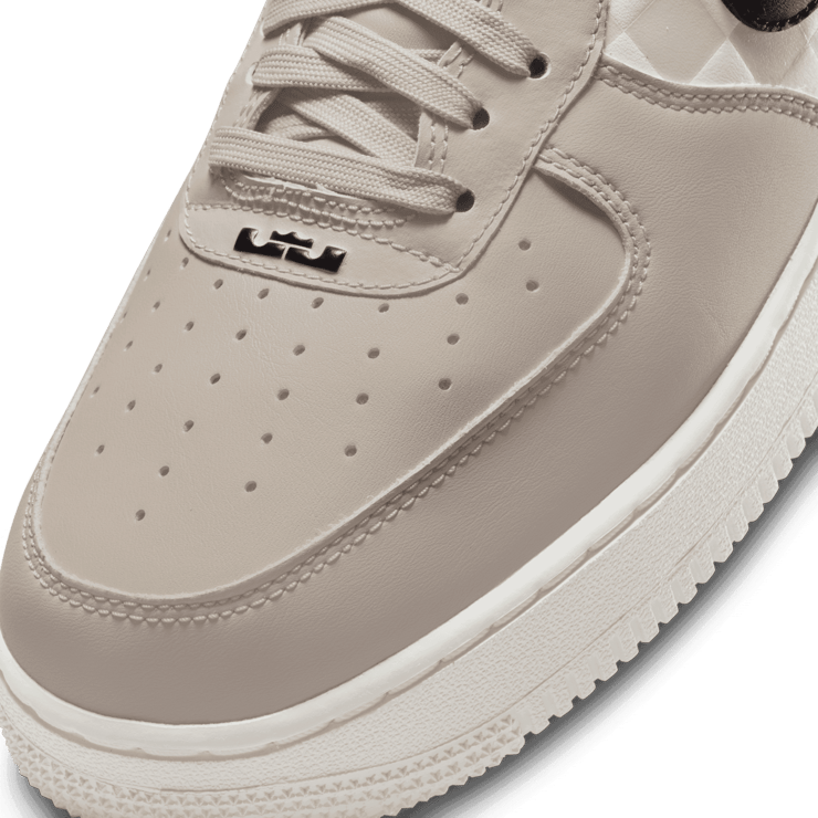 Nike Air Force 1 Low King's Day Angle 4