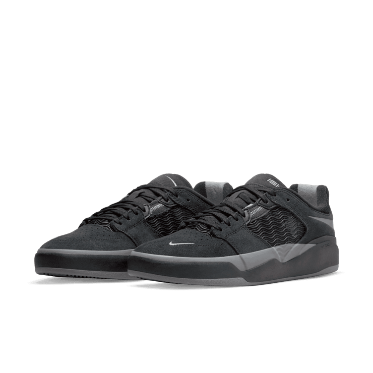 Nike SB Ishod Black Dark Grey Angle 2