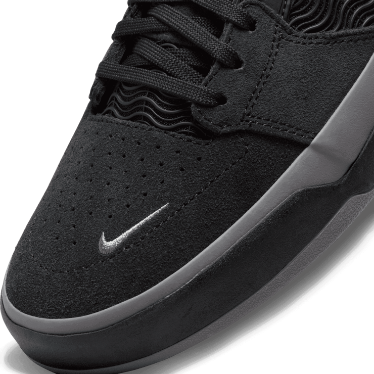 Nike SB Ishod Black Dark Grey Angle 4