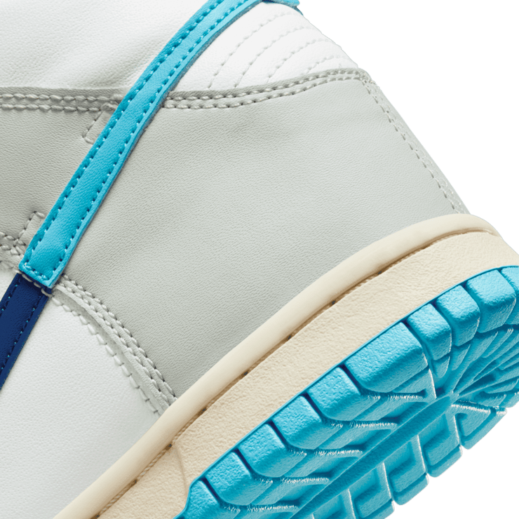 Nike Dunk High Split Summit White Baltic Blue Deep Royal Blue (GS) Angle 5
