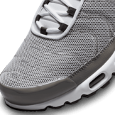 Nike Air Max Plus Flat Pewter Photon Dust Angle 5