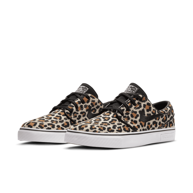 Nike SB Janoski Canvas OG Wacko Maria Leopard Angle 2