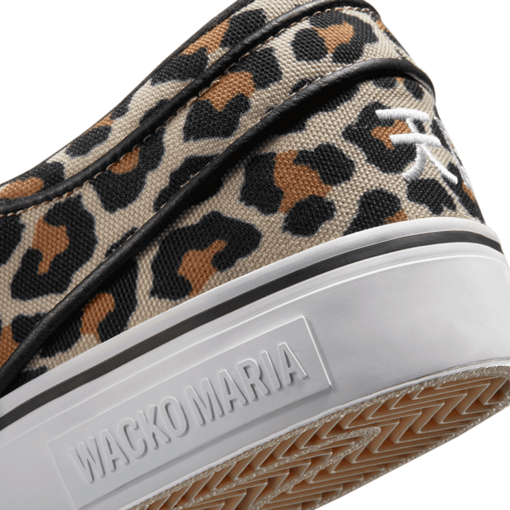 Nike SB Janoski Canvas OG Wacko Maria Leopard Angle 5