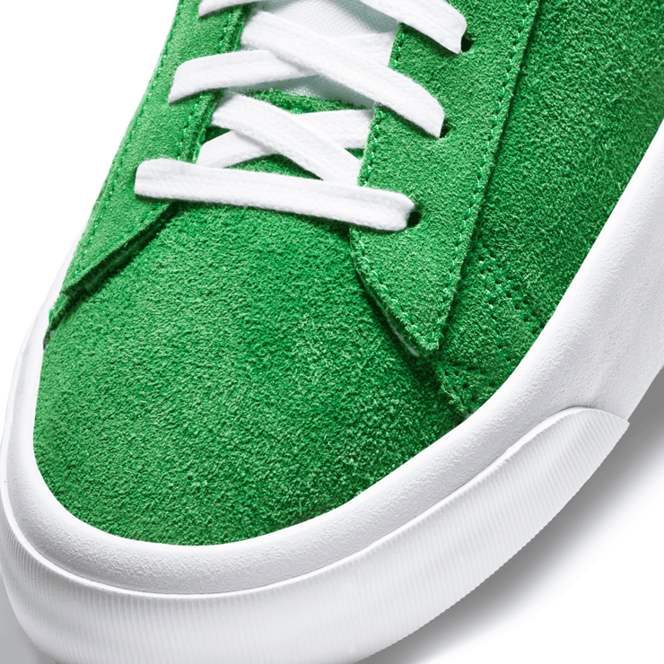 Nike SB Zoom Blazer Low Pro GT Lucky Green Angle 0