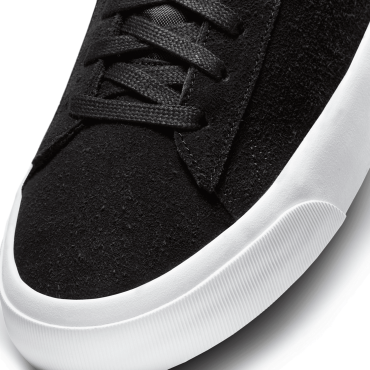 Nike SB Zoom Blazer Low Pro GT Black White Angle 1
