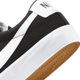 Nike SB Zoom Blazer Low Pro GT Black White Angle 2