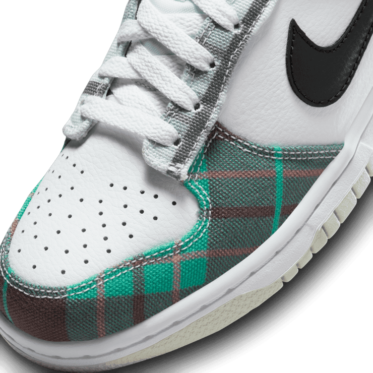 Nike Dunk Low Tartan Plaid (GS) Angle 4