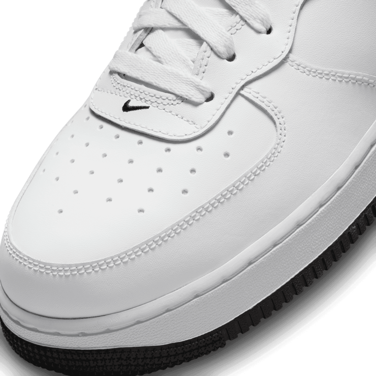 Nike Air Force 1 Mid '07 White Black Angle 5