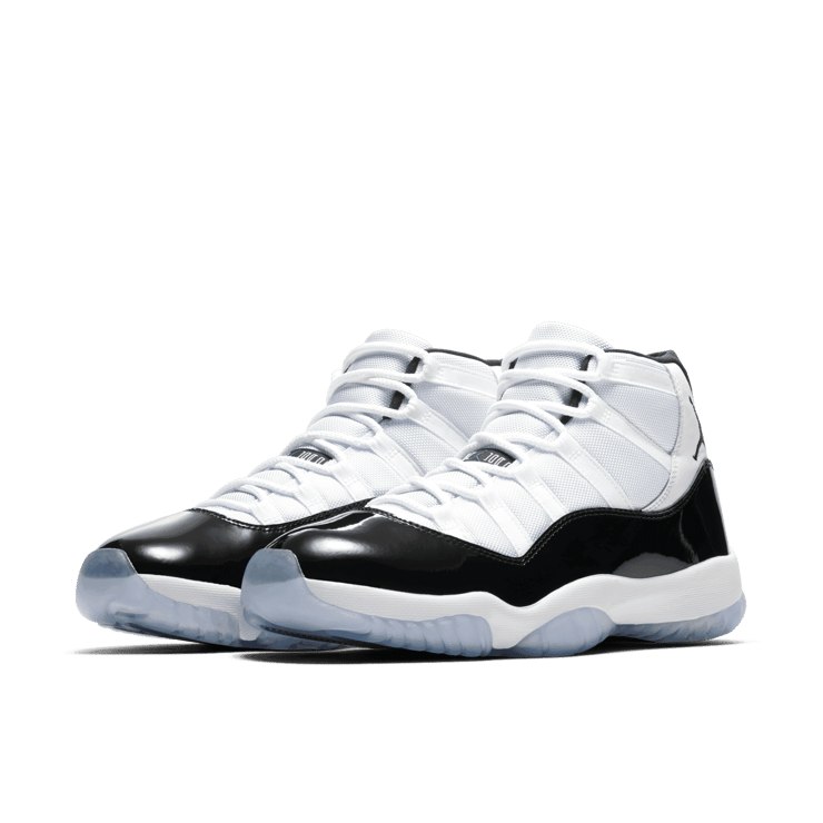 Air Jordan 11 Retro Concord Angle 2