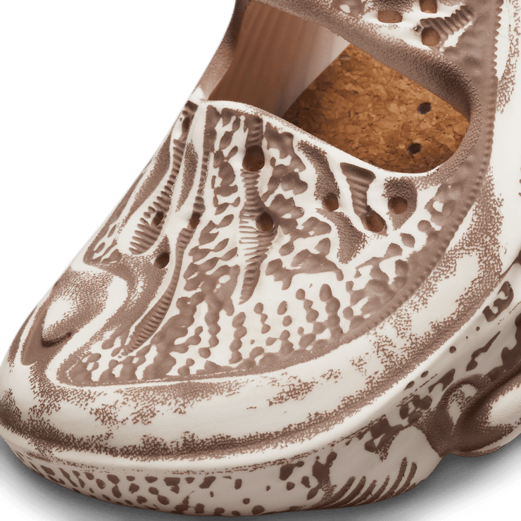 Nike ISPA Universal Natural Mink Brown Angle 4