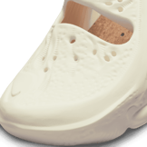 Nike ISPA Universal Natural Angle 4