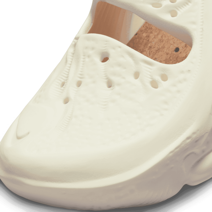 Nike ISPA Universal Natural Angle 4