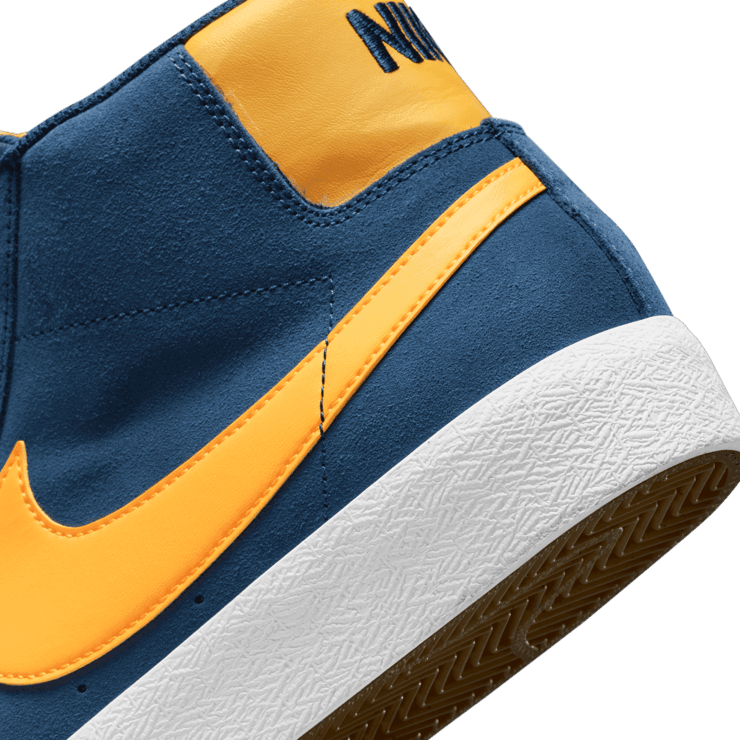 Nike SB Zoom Blazer Mid Michigan Angle 5