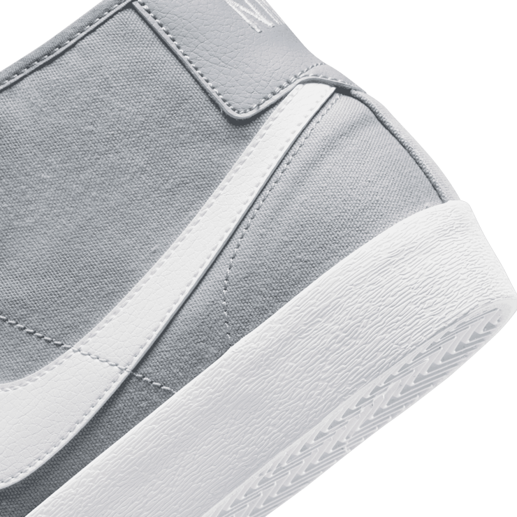 Nike SB Blazer Court Mid Wolf Grey Angle 5