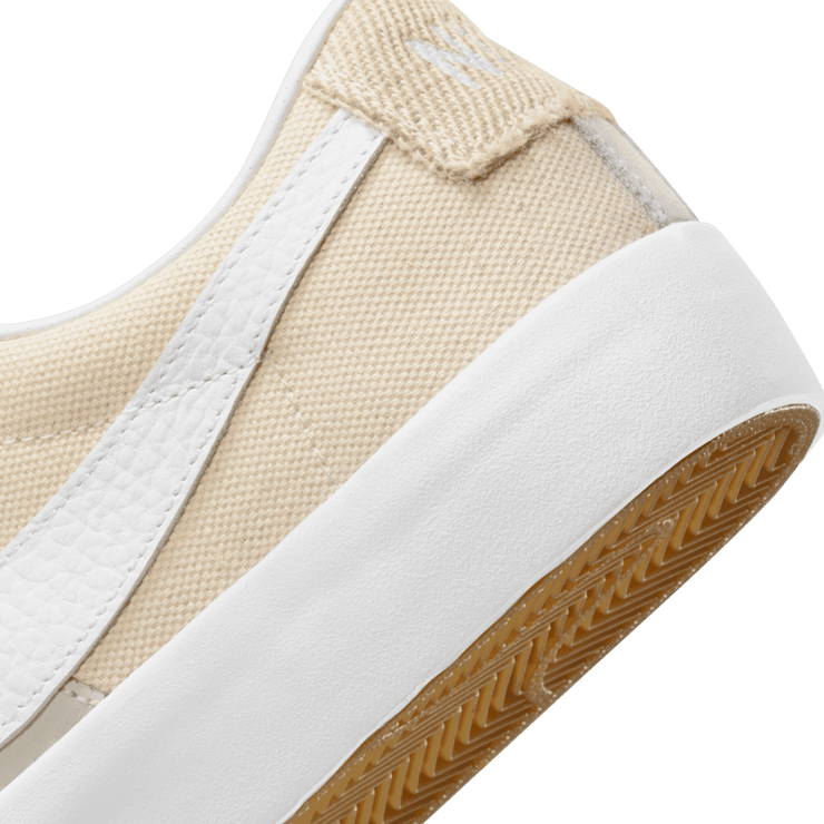 Nike SB Zoom Blazer Low Pro GT ISO Summit White Angle 5