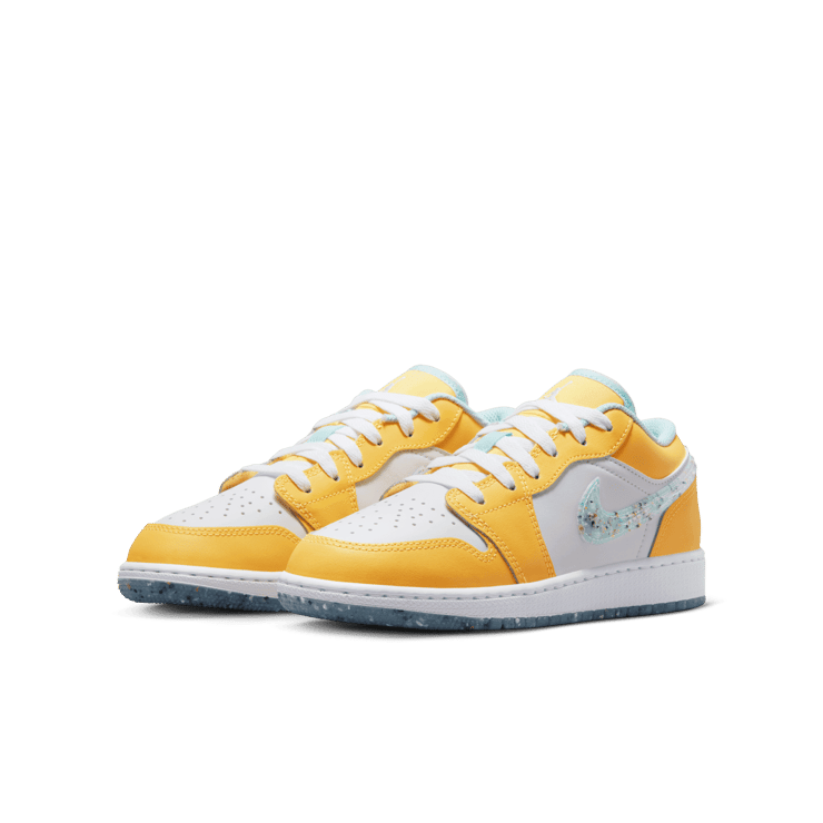 Air Jordan 1 Low SE Citron Pulse Glacier Ice (GS) Angle 2