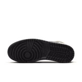 Air Jordan 1 Mid SE Flight Club Angle 0