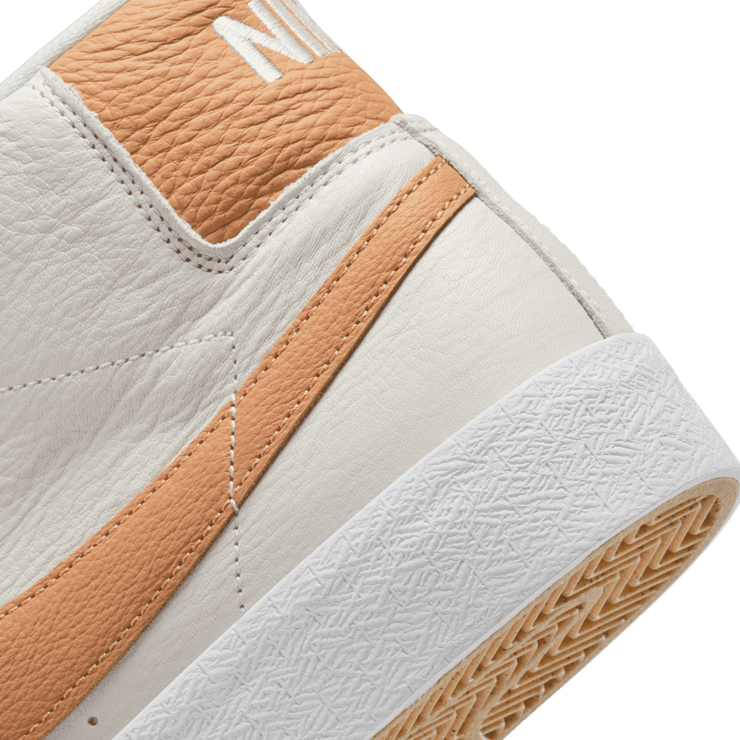 Nike SB Zoom Blazer Mid ISO White Light Cognac Angle 5