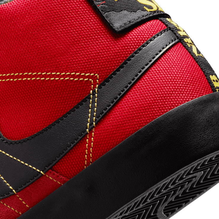 Nike SB Zoom Blazer Mid PRM Acclimate Black Red Angle 5