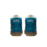 Nike SB Zoom Blazer Mid PRM Plus Green Abyss Gum Angle 4
