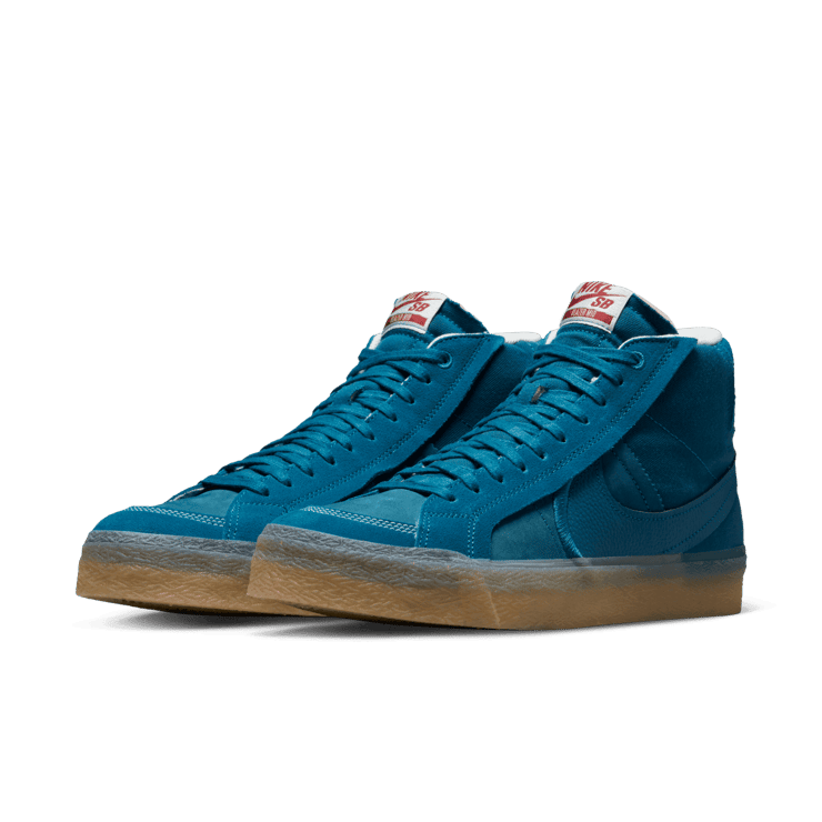 Nike SB Zoom Blazer Mid PRM Plus Green Abyss Gum Angle 3