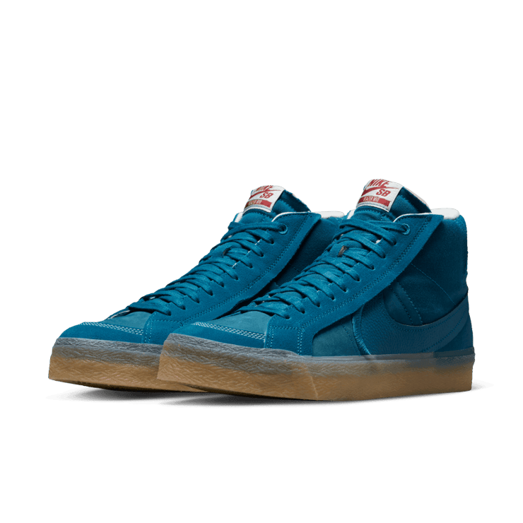 Nike SB Zoom Blazer Mid PRM Plus Green Abyss Gum Angle 3