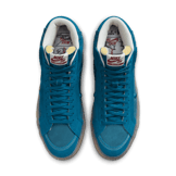 Nike SB Zoom Blazer Mid PRM Plus Green Abyss Gum Angle 2