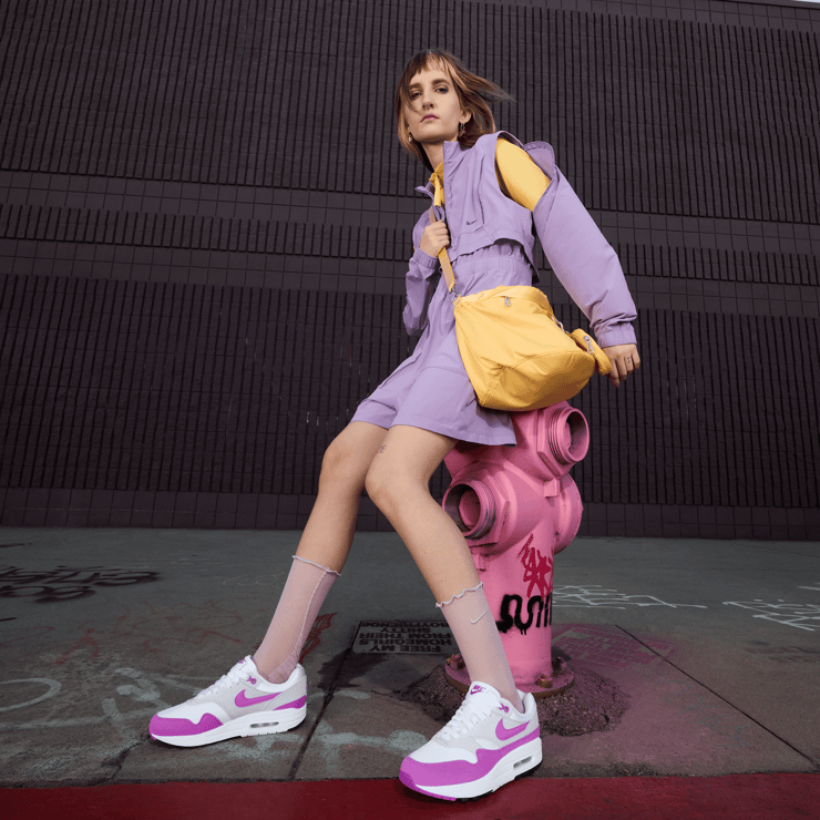 Nike Air Max 1 Fuchsia Dream (W) Angle 8