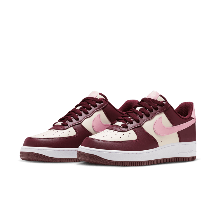 Nike Air Force 1 Low '07 Valentine’s Day (2023) Angle 2