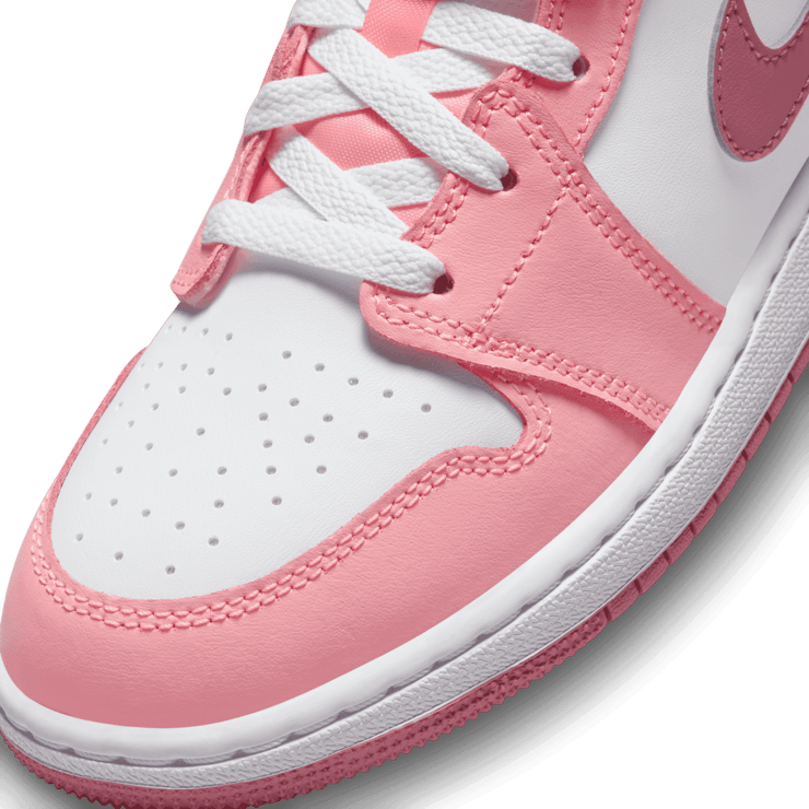 Air Jordan 1 Mid Strawberries & Cream (GS) Angle 4