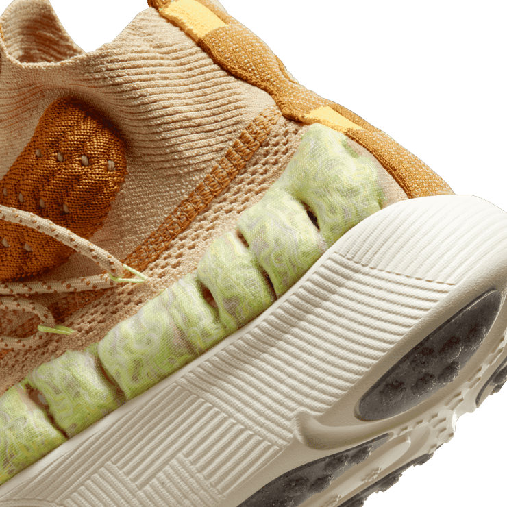 Nike ISPA Sense Flyknit Sesame Desert Ochre Angle 5