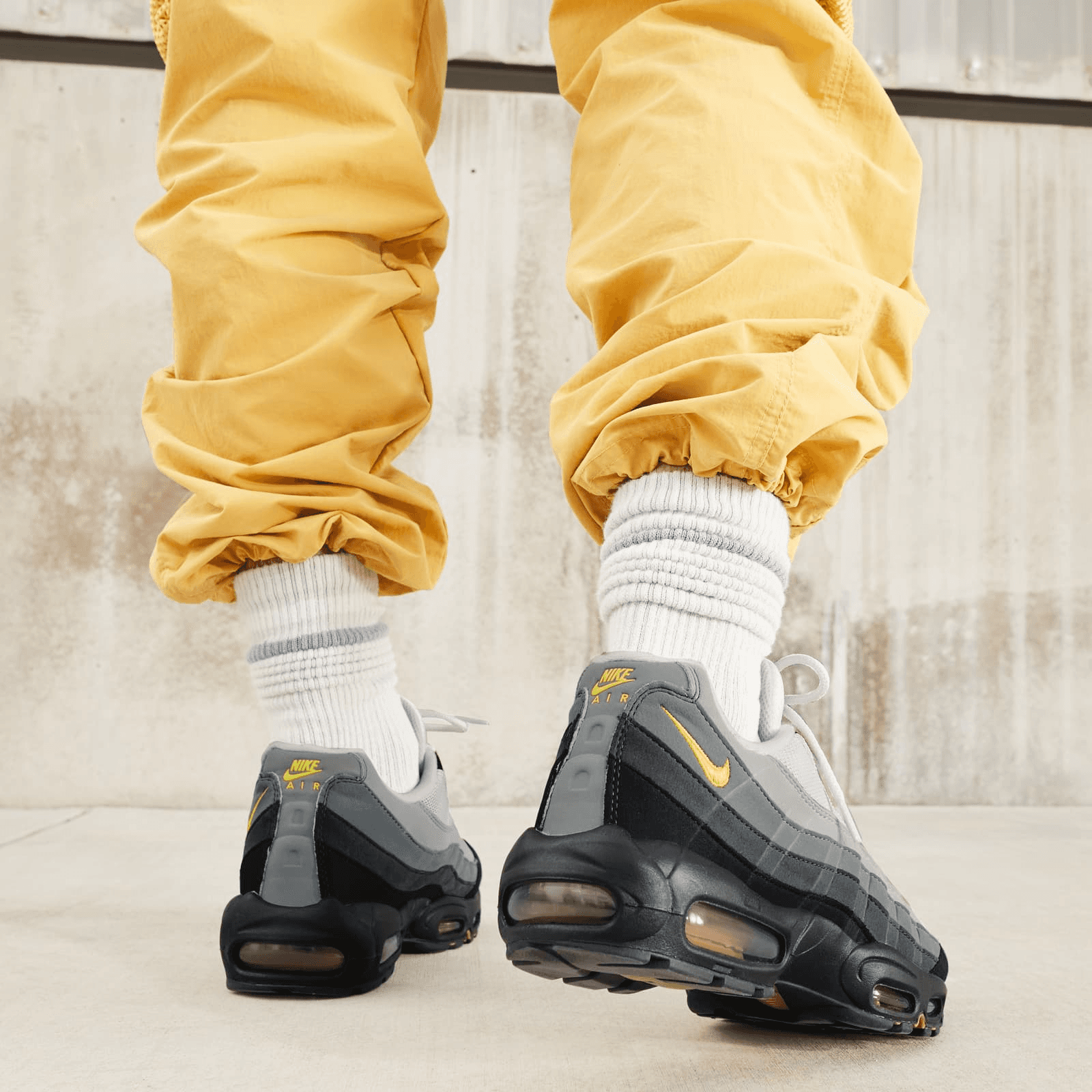95 air max yellow