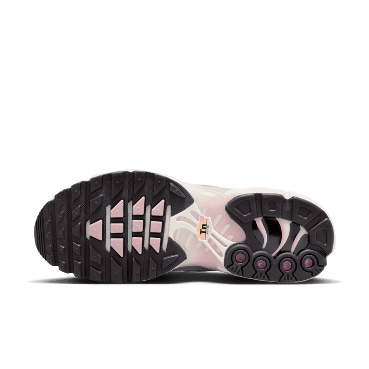 Nike Air Max Plus Sanddrift Pink Oxford (W) Angle 0