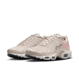 Nike Air Max Plus Sanddrift Pink Oxford (W) Angle 2