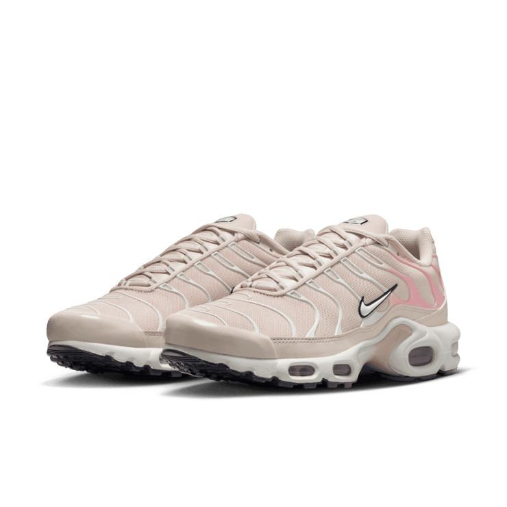 Nike Air Max Plus Sanddrift Pink Oxford (W) Angle 2