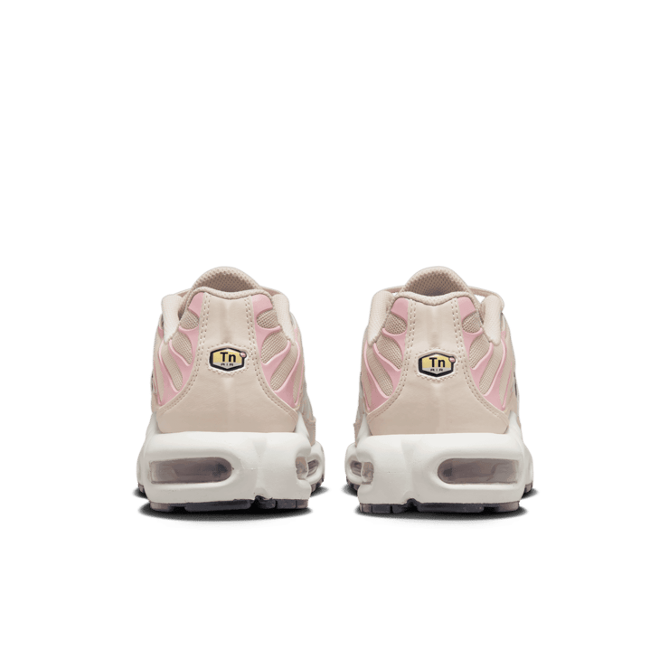 Nike Air Max Plus Sanddrift Pink Oxford (W) Angle 3